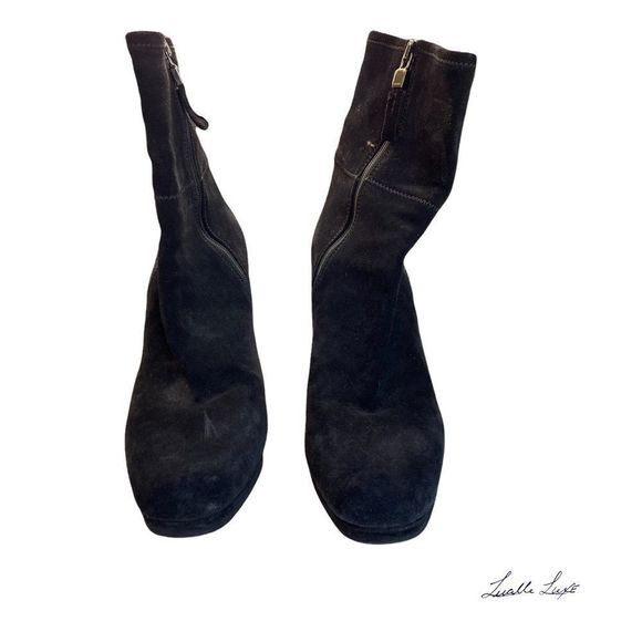 Dark Knight: Prada suede ankle boots. Made in Italy - Picture 7 of 15